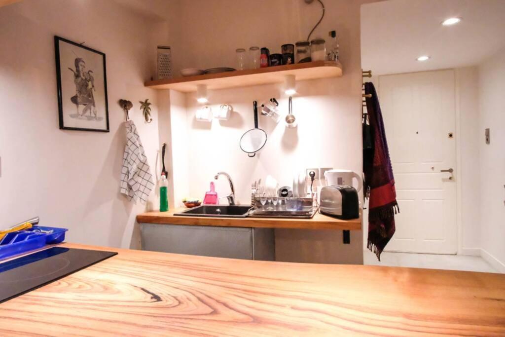 Calm And Cozy Flat With Romantic Garden เอเธนส์ ภายนอก รูปภาพ