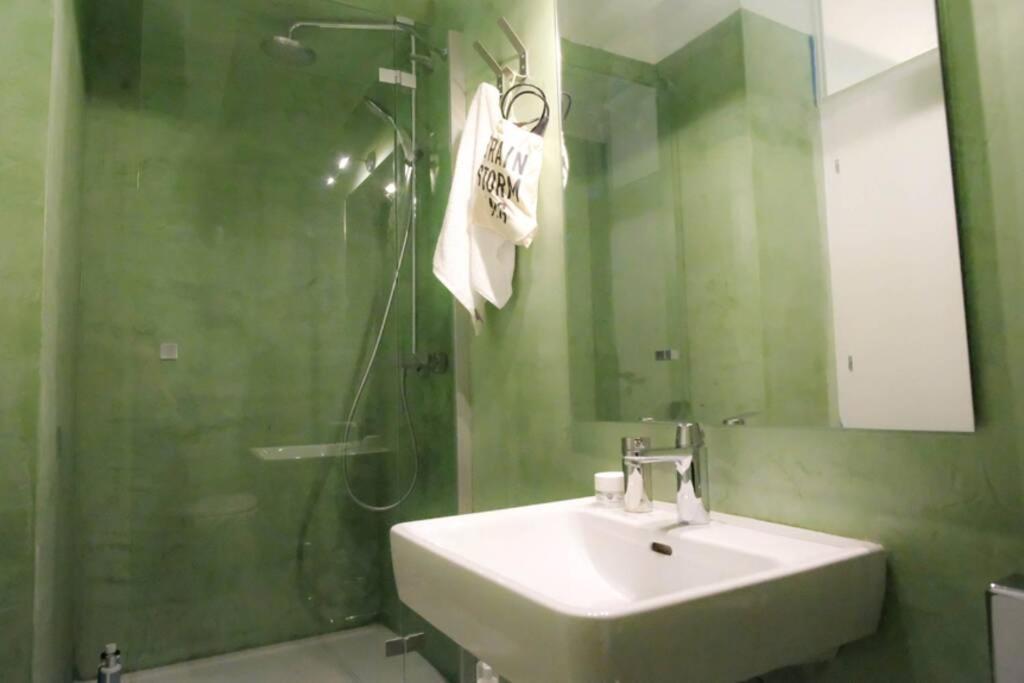 Calm And Cozy Flat With Romantic Garden เอเธนส์ ภายนอก รูปภาพ